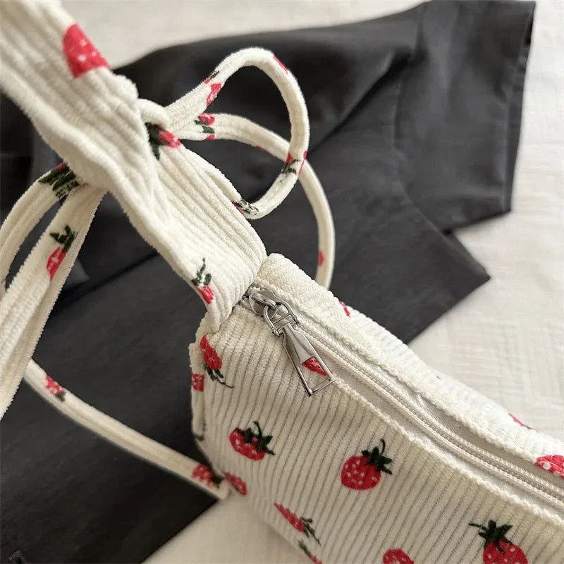 Underarm Strawberry Print Tote