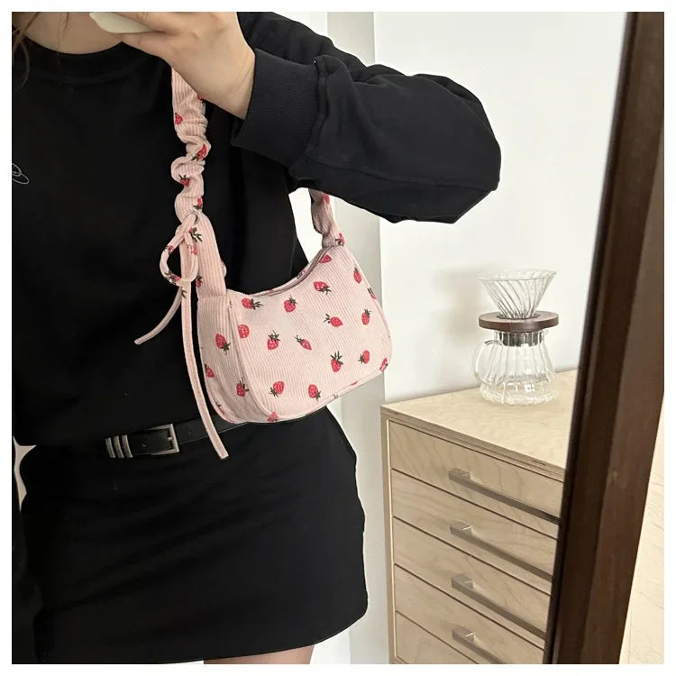 Underarm Strawberry Print Tote
