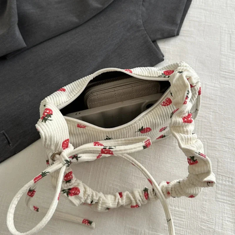 Underarm Strawberry Print Tote
