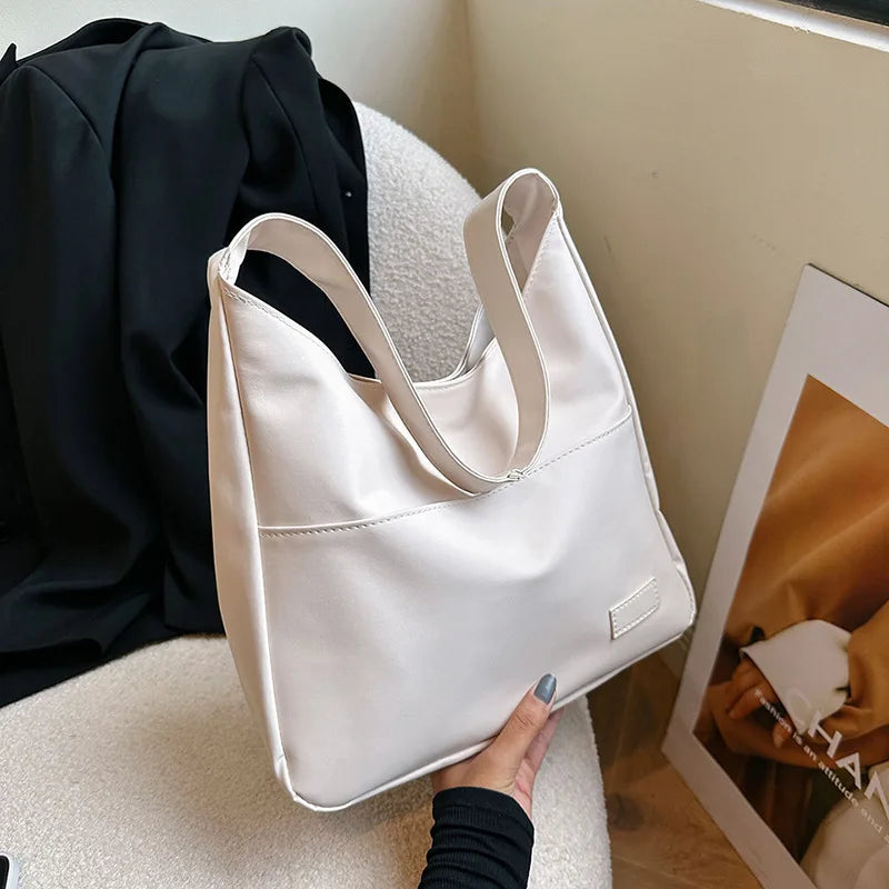 Minimalistic Retro Shoulder Bag