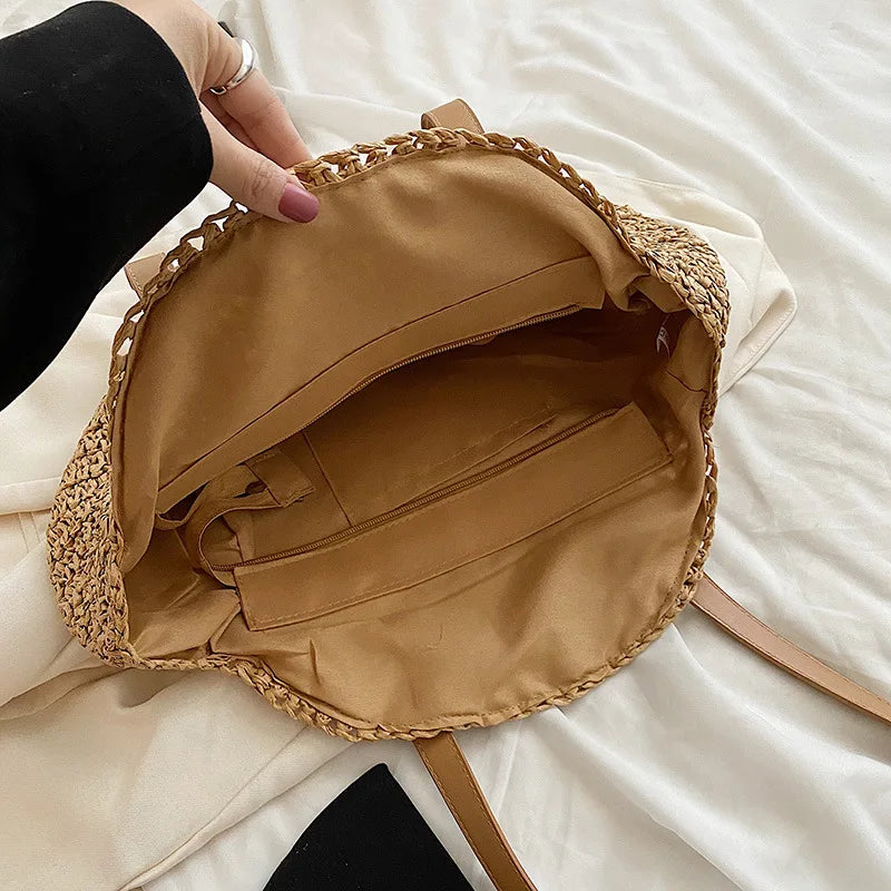 Round Straw Tote