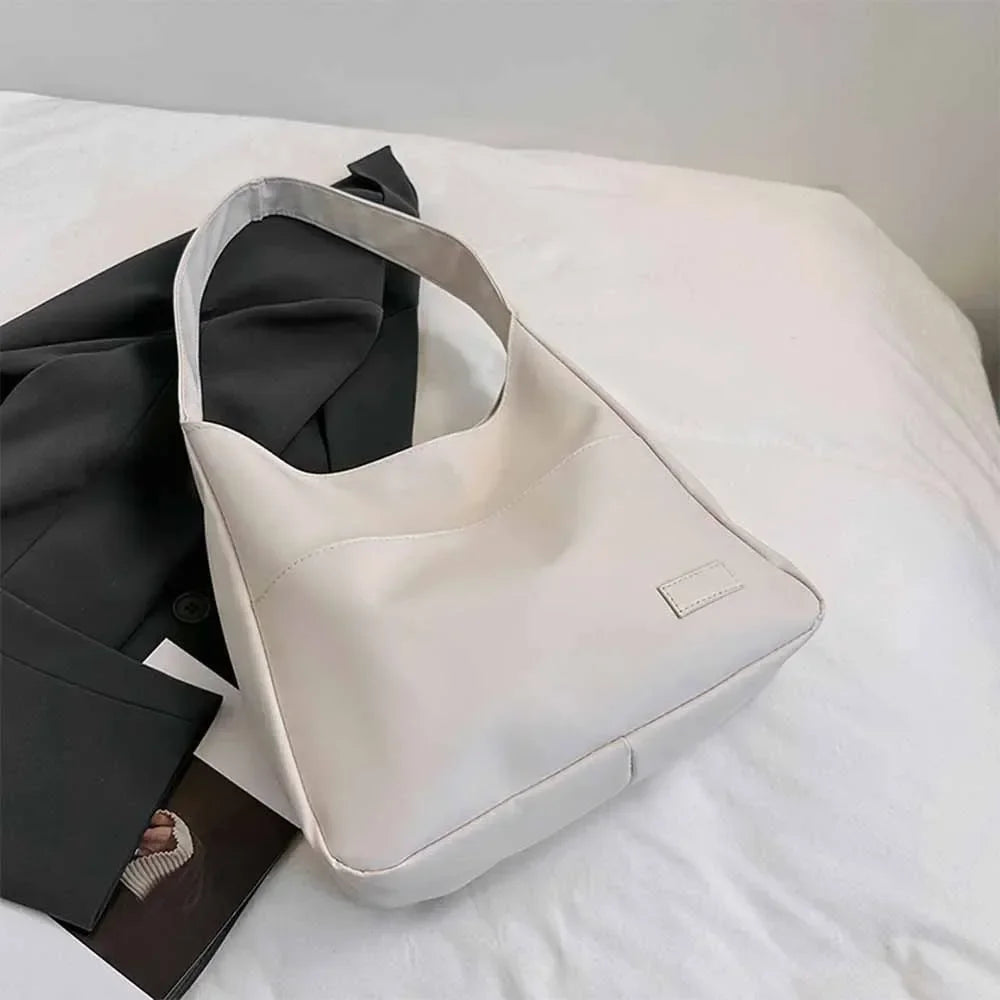 Minimalistic Retro Shoulder Bag